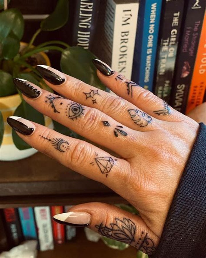 40 Fun Finger Tattoos