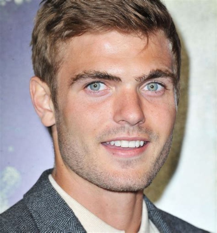 Alex Roe Five Questions About The Star Answered