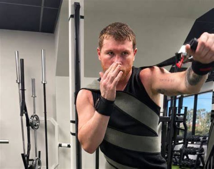Boxing Canelo Alvarez's incredible talent as a singer was demonstrated