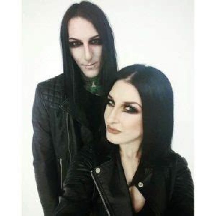 Chris Motionless is not Married. Dating Girlfriend Gaiapatra. Kids