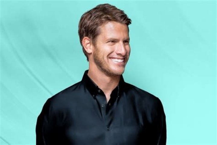 Daniel Tosh Net worth, Age Kids, Weight, BioWiki, Wife 2023 The
