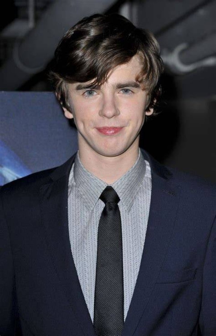 Freddie Highmore Age, Weight, Height, Measurements Celebrity Sizes