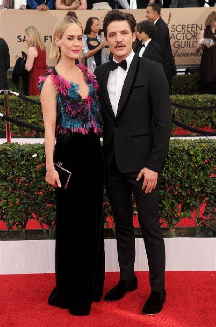 Is Pedro Pascal Married His Bio Net Worth As Of 2022 Kids Height Images