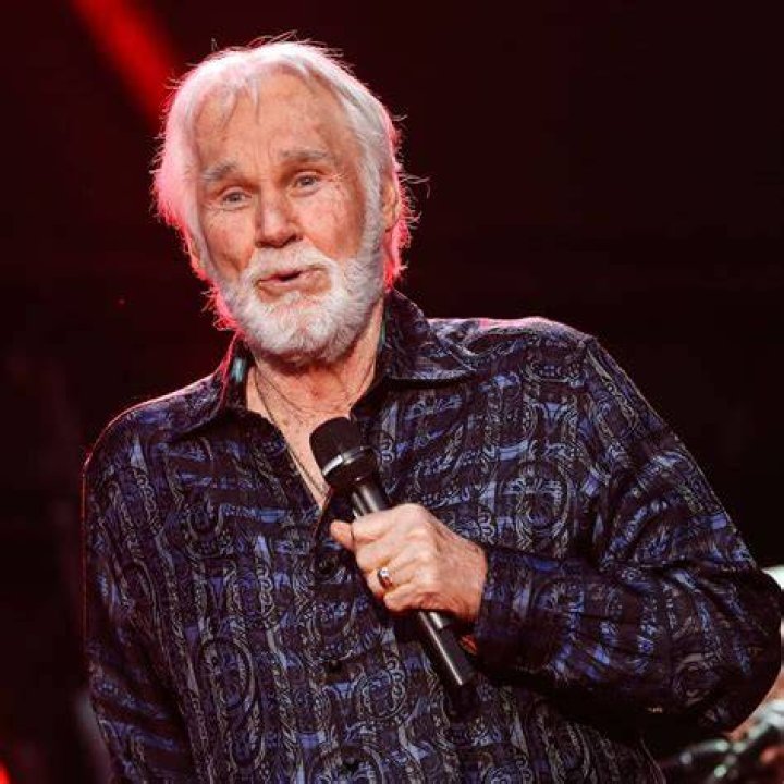 Kenny Rogers' Health Singer Reportedly Struggling After Canceling