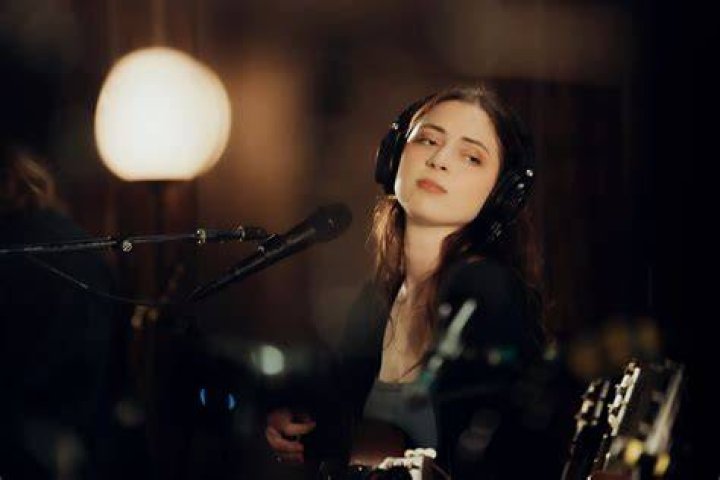 Lizzy McAlpine Live At The Wiltern Theatre &mdash; Unpublished