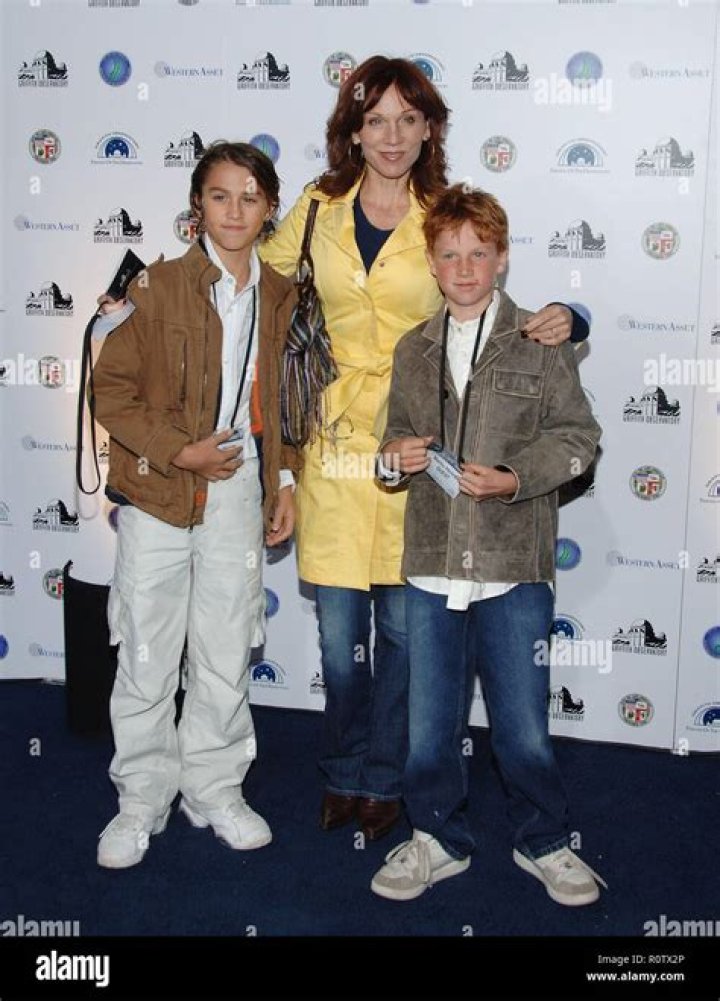 Marilu Henner and kids arriving at GRIFFITH OBSERVATORY ReOpening in