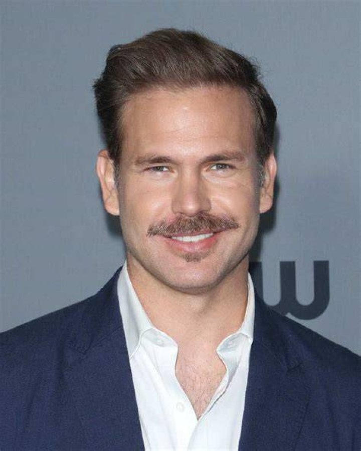 Matthew Davis Height, Weight, Age, Affairs, Wife & More &raquo; StarsUnfolded