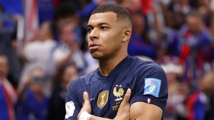 Mbappe's mother speaks out to explain her son's anger