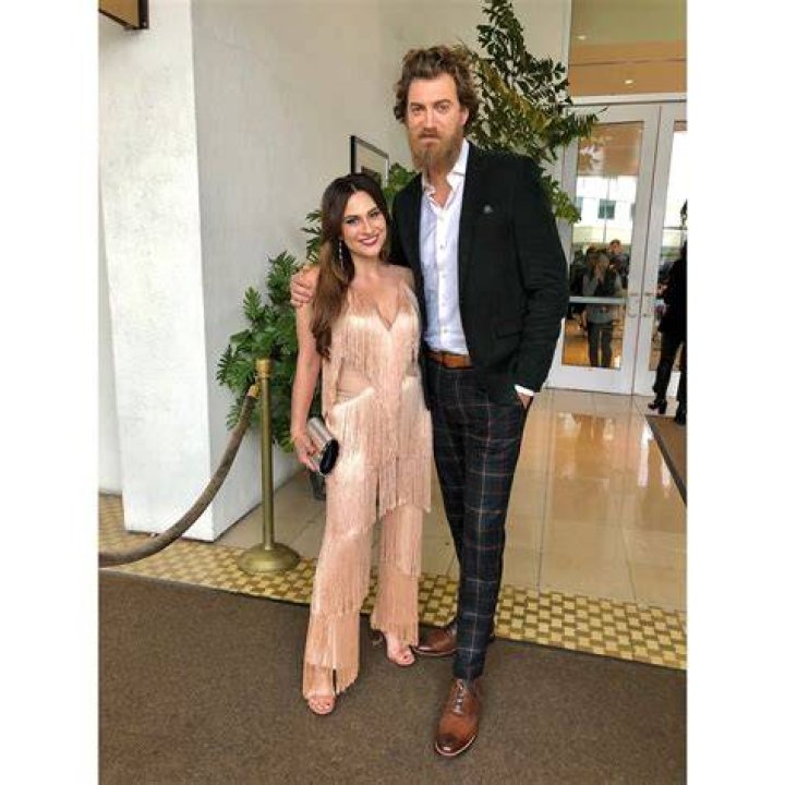 Rhett And Link Wives, Height, Social Media, and Full Name