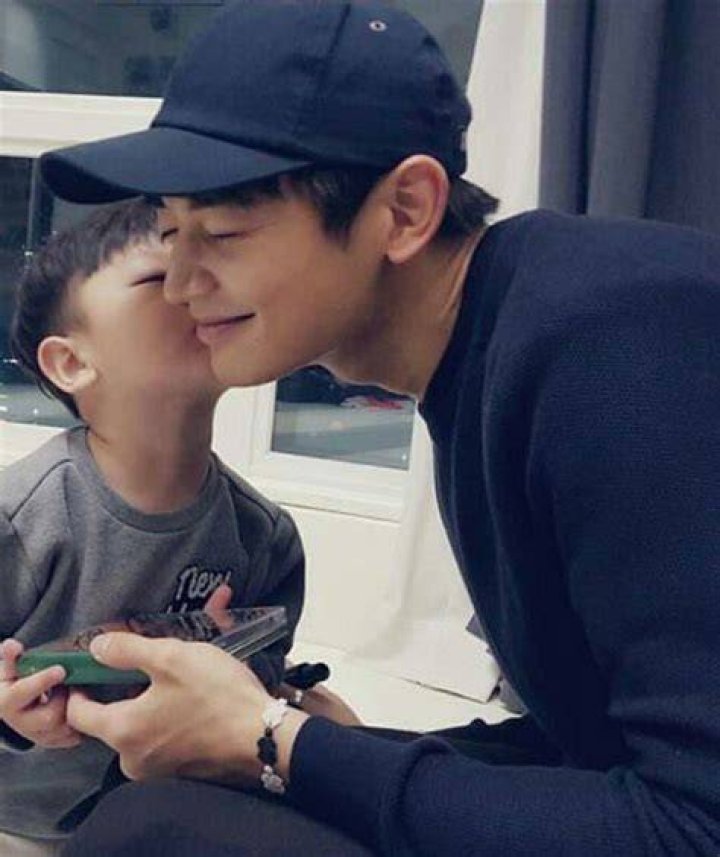 SHINee Minho Spends Time With Baby Daebak's Family Koreaboo