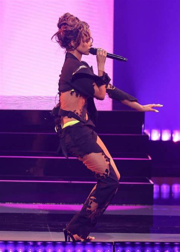 Tyla Performs a Medley of "Truth or Dare" and "Water" The Voice Live
